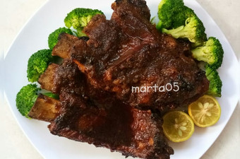 Bagaimana Menyiapkan Iga Babi Bakar Irit Untuk Jualan