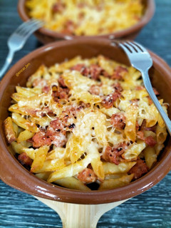 Una foto de Macarrones gratinados a la boloñesa criolla