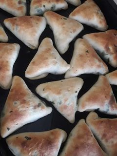 صورة لوصفة قراص السبانخ والجبنة 😍