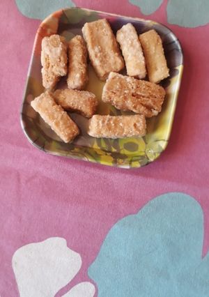 मीठे नमक पारे(meethe namak pare recipe in hindi) रेसिपी मुख्य फोटो