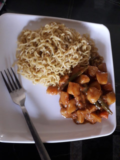A picture of Noodles with potatoe sauce.