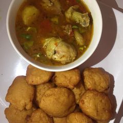 A picture of Chicken peppersoup& Kosai.