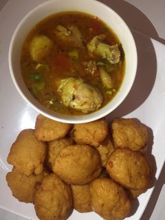 A picture of Chicken peppersoup& Kosai.