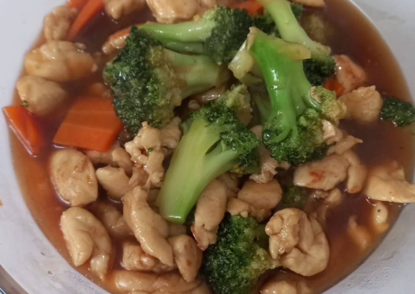 Chinese Stir-Fry Chicken and Broccoli with Brown Sauce