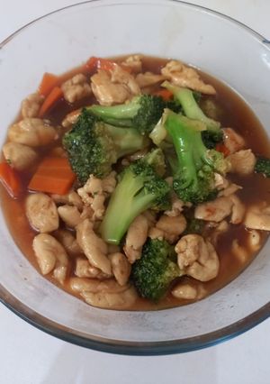 Foto resep Chinese Stir-Fry Chicken and Broccoli with Brown Sauce