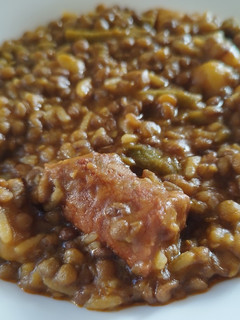 Una foto de Lentejas con chorizo y judías