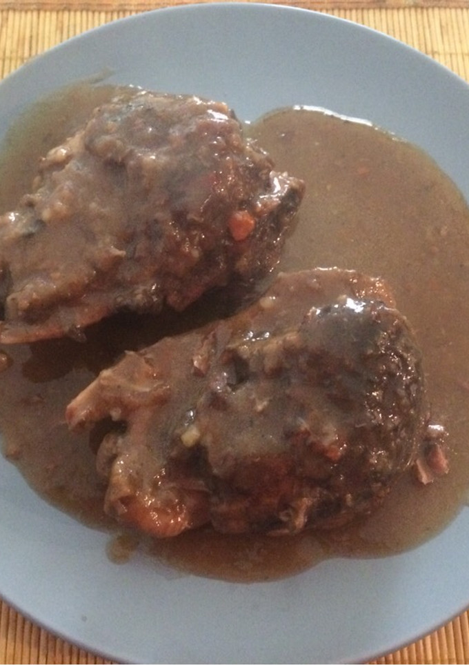 Una foto de Carrilladas de cerdo en salsa de vino tinto 😋