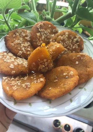 Hình của món Bánh bí đỏ tẩm yến mạch.