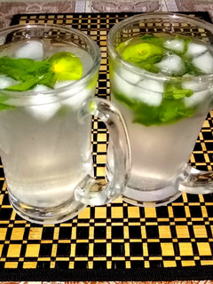 A picture of Lemon juice.