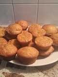 Muffins de huevo avestruz con frutas y coco