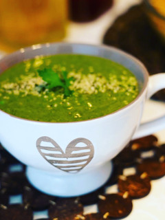 Una foto de Crema de rúcula con guisantes - veggie