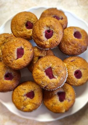 Muffin túrósan, málnásan szénhidrátszegényen recept fotója