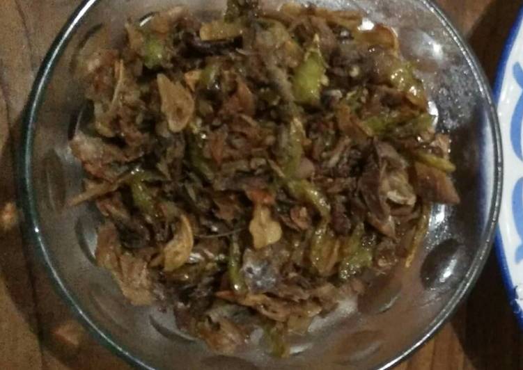 Cara termudah untuk Campuran AppetizingSambal Kucing