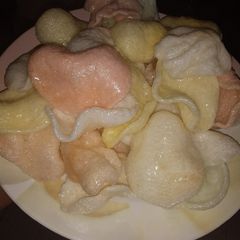A picture of Colorful prawn crackers.