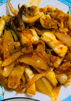 Hình của món Mực xào sa tế.
