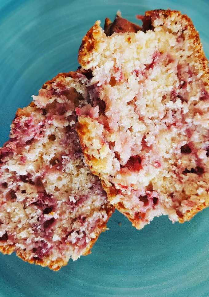 A picture of Strawberry bread.