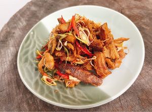 Hình của món Chân nấm xào sả ớt.