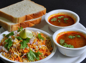 A picture of Kolhapuri "Misal Pav" Recipe.