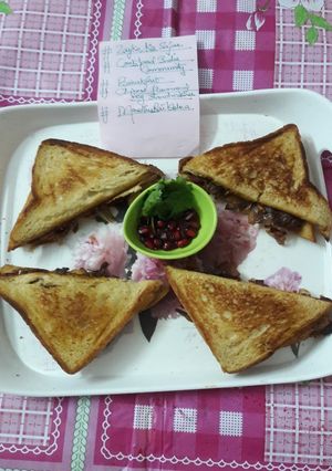 A picture of Chinese Flavoured Veggies Sandwiches.