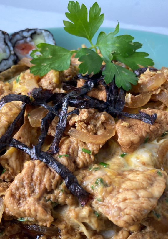 Una foto de Oyako Donburi (親子丼)