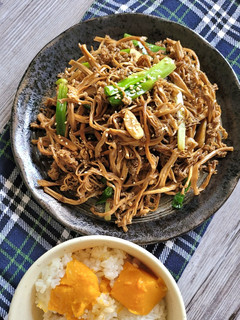 炒花椰菜亁(家常菜) 的食譜成品照片