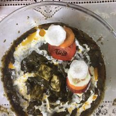 A picture of Palak paneer.
