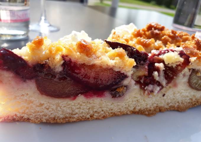 Pflaumenkuchen mit Walnusstreuseln