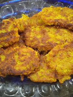عکسی از دستور کوکو سیب زمینی رنده ای