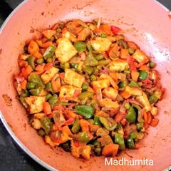 A picture of Mixed Vegetable Jalfrezi with paneer.
