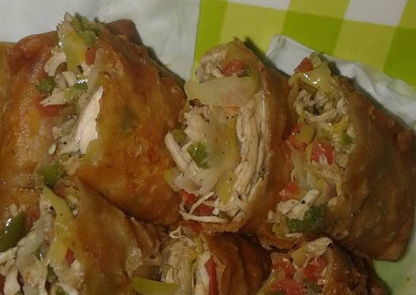Chicken veggi Chinese Roll
