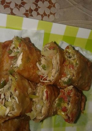 A picture of Chicken veggi Chinese Roll.