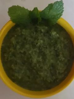 कच्चे आम पुदीना की चटनी(kachhe aam pudeena chutney recipe in hindi) रेसिपी मुख्य फोटो