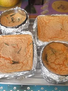 Una foto de Huevos en espuma con curry y esparragos