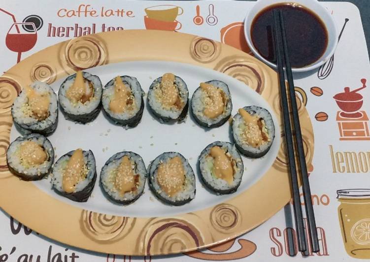 Bagaimana Menyiapkan Shrimp Tempura Sushi Roll Anti Gagal