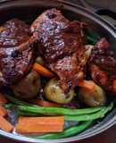 Pollo al horno con papas asadas y verduras