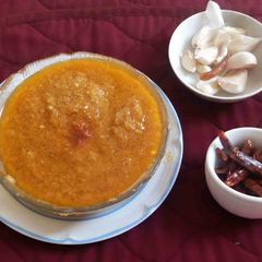 A picture of Red Hot Garlic tomato sauce.