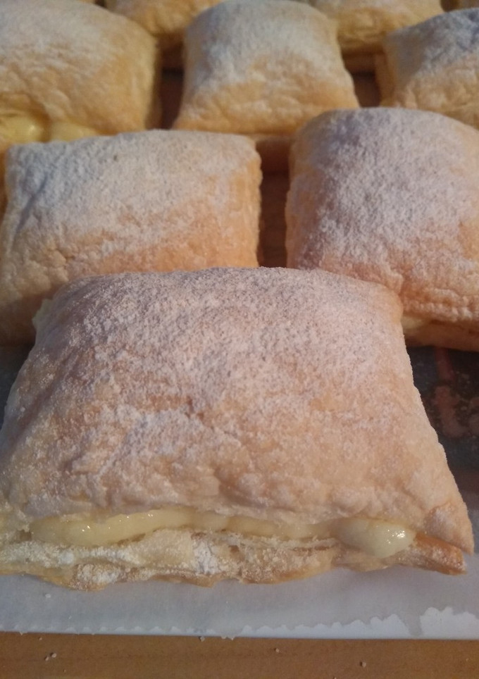 Una foto de Miguelitos de Crema pastelera
