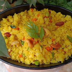 A picture of Chirer Polao (Bengali style poha).