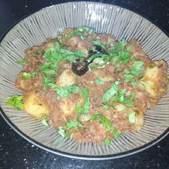 A picture of Potato Karahi.