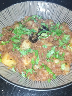 A picture of Potato Karahi.