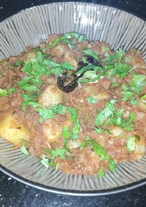 A picture of Potato Karahi.
