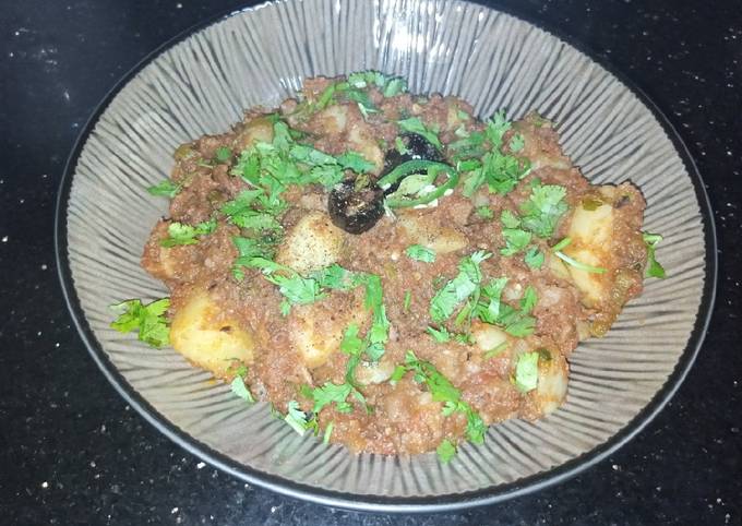 Potato Karahi Recipe By Surhaan Tahir Wafai Cookpad