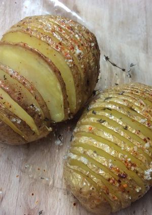 Une photo de Pomme de terre rôtie au four à l'huile de truffe du Périgord