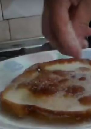 Una foto de Torrejas o buñuelos Venezolanos