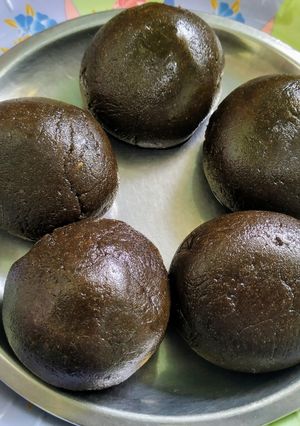 உளுந்தங்களி (ulunthangali Recipe in Tamil) செய்முறை முக்கிய புகைப்படம்