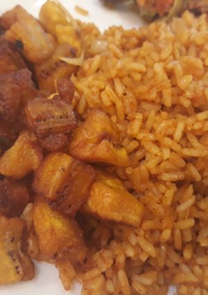 A picture of Jollof rice and dodo.