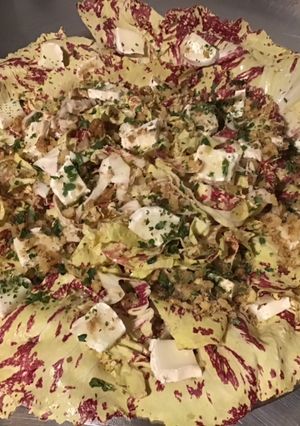 Une photo de Salade castelfranco au chèvre et noix sauce au miel