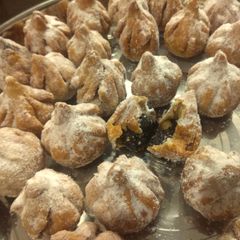 A picture of Chocolate modak.