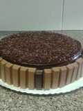 Bizcocho de chocolate con kitkat