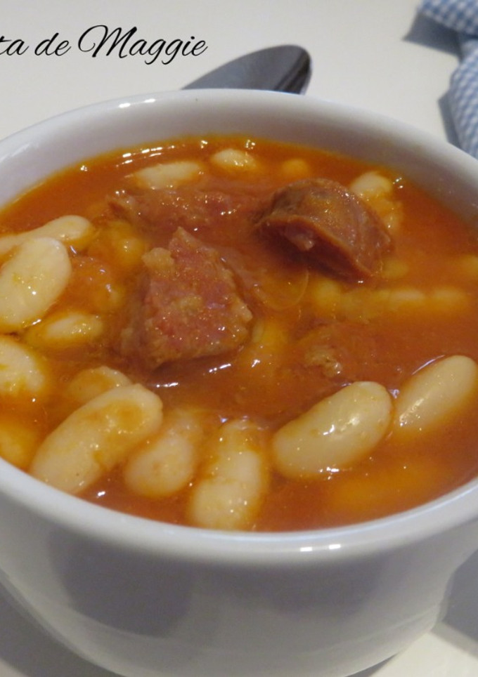 Una foto de Judías blancas con chorizo